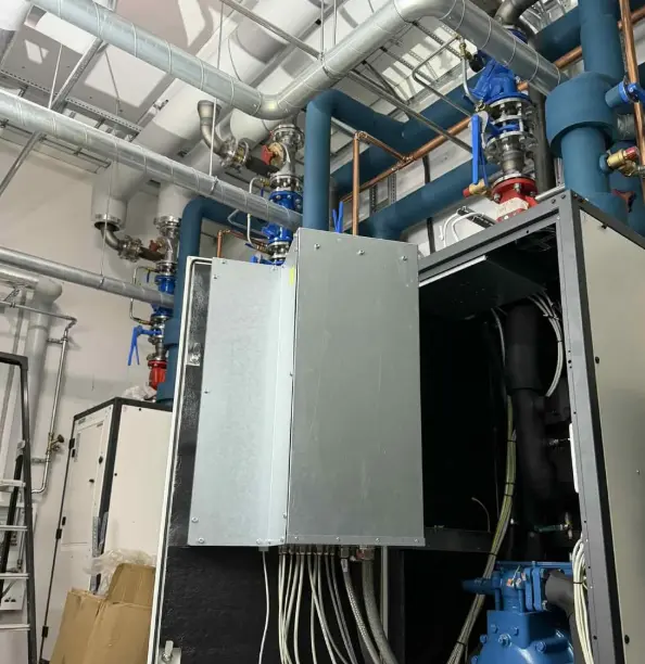 VVS installation med rör och pumpar